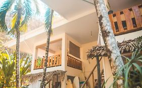 Colibri Apartments - 4 Min Walk To The Beach!